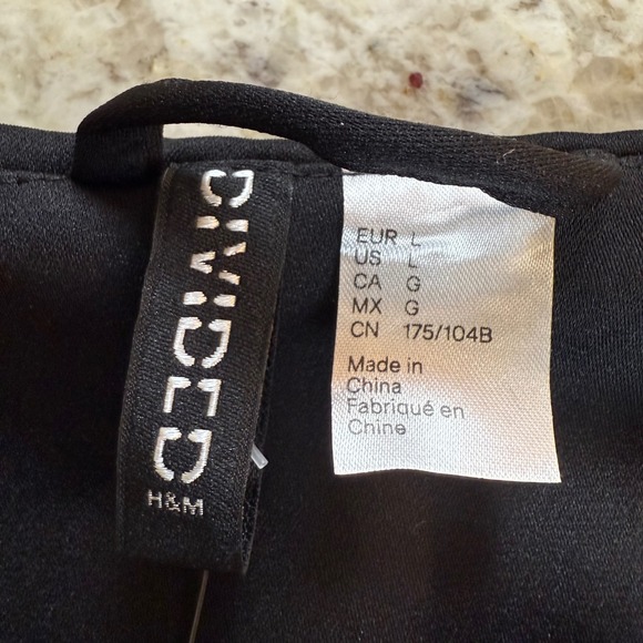 Divided Black Jacket Womens Large Waist Length Rhinestone Bow Brooch H&M Capsule - Picture 10 of 15